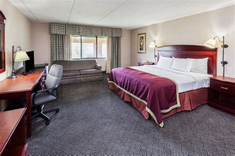 baymont hotel rooms